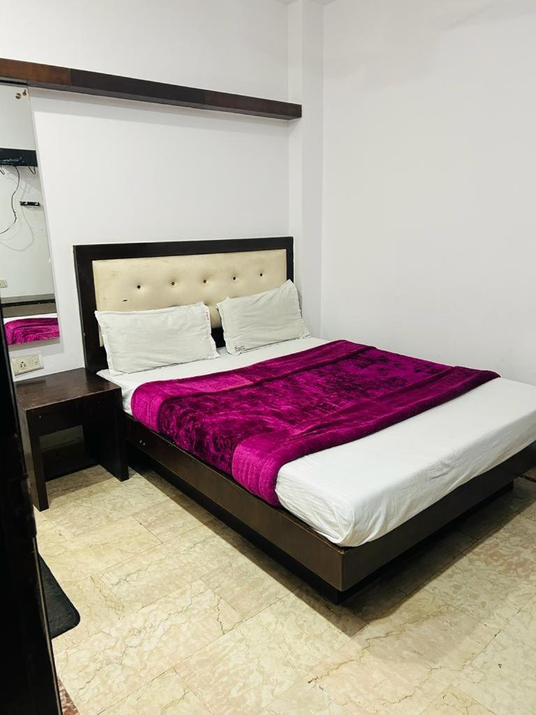 Hotel Parth New Delhi
